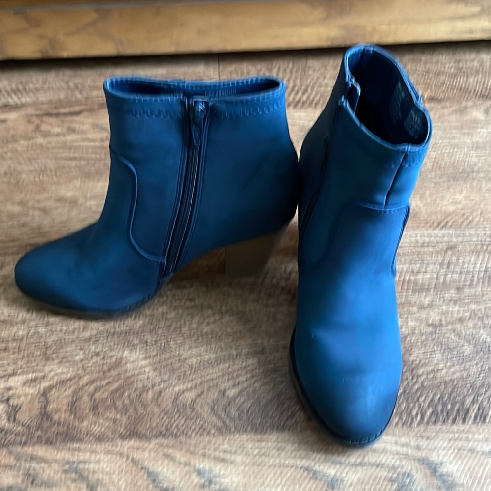 Ladies Blues Suede Boots